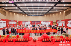 CCTV《完美变型计》助力苗浴洗万客门店财富锻造